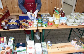 Lebensmittelausgabe der Moosburger Tafel | © Caritas Oberbayern